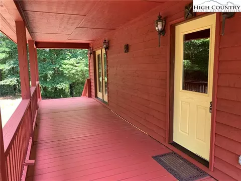 305 Wolf Pen Rd, Purlear, NC 28665 photo 13