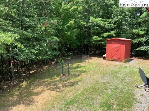 305 Wolf Pen Rd, Purlear, NC 28665 photo 11