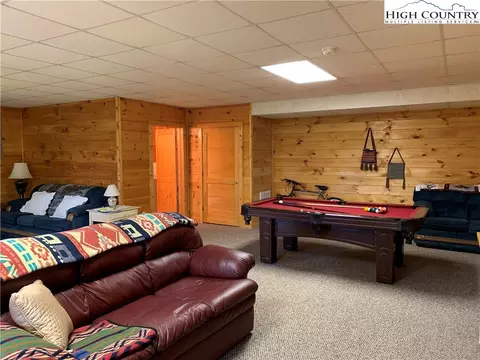 305 Wolf Pen Rd, Purlear, NC 28665 photo 38