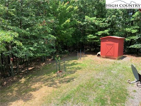 305 Wolf Pen Rd, Purlear, NC 28665 photo 11