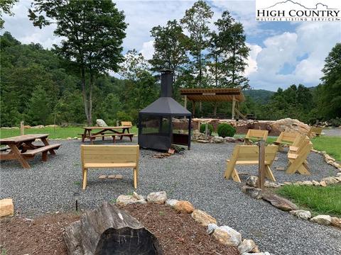 305 Wolf Pen Rd, Purlear, NC 28665 photo 18