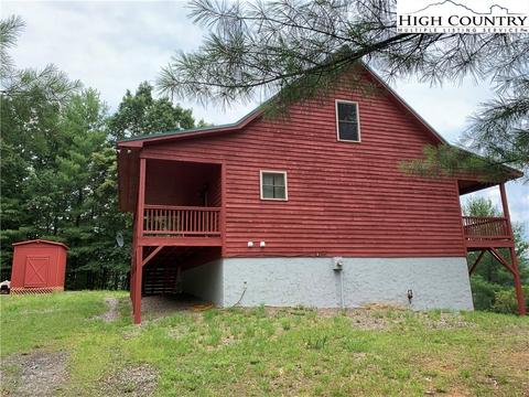 305 Wolf Pen Rd, Purlear, NC 28665 photo 2