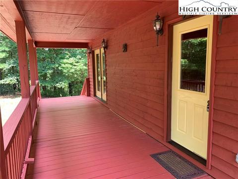 305 Wolf Pen Rd, Purlear, NC 28665 photo 13