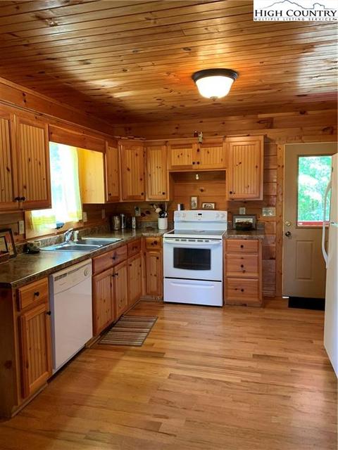 305 Wolf Pen Rd, Purlear, NC 28665 photo 22