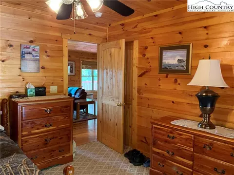 305 Wolf Pen Rd, Purlear, NC 28665 photo 30