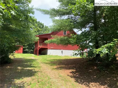 305 Wolf Pen Rd, Purlear, NC 28665 photo 4