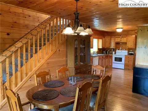 305 Wolf Pen Rd, Purlear, NC 28665 photo 28