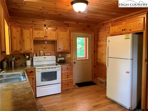 305 Wolf Pen Rd, Purlear, NC 28665 photo 20