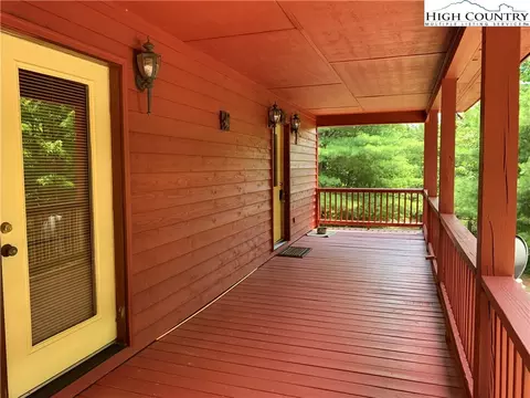 305 Wolf Pen Rd, Purlear, NC 28665 photo 12