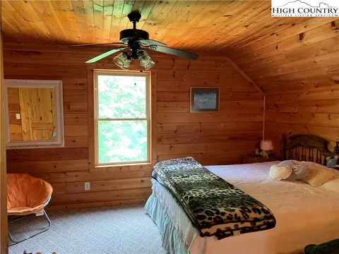305 Wolf Pen Rd, Purlear, NC 28665 photo 33
