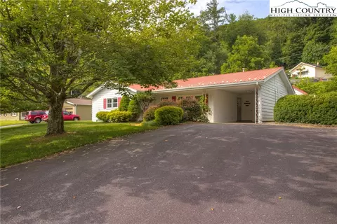 224 Morningside Dr, Boone, NC 28607 photo 3