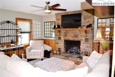 255 Liddle Rd, Jefferson, NC 28640 photo 4