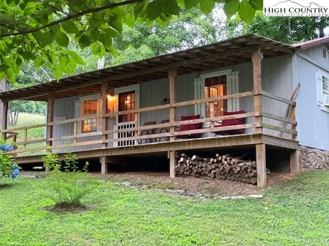 200 Rivercrest Dr, Crumpler, NC 28617 photo 1