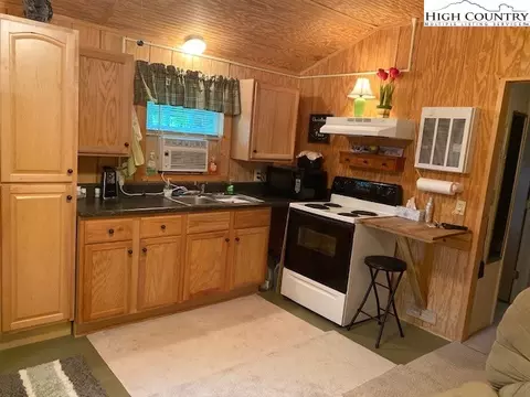 200 Rivercrest Dr, Crumpler, NC 28617 photo 5