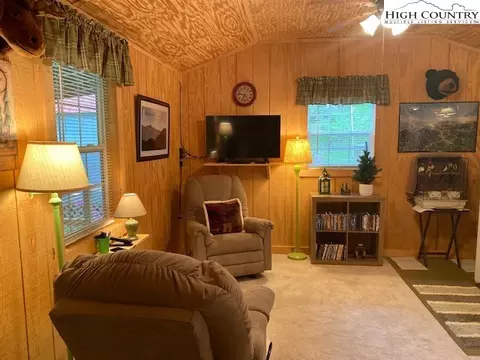 200 Rivercrest Dr, Crumpler, NC 28617 photo 4