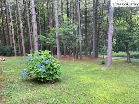 200 Rivercrest Dr, Crumpler, NC 28617 photo 14
