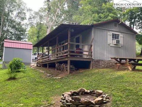 200 Rivercrest Dr, Crumpler, NC 28617 photo 23