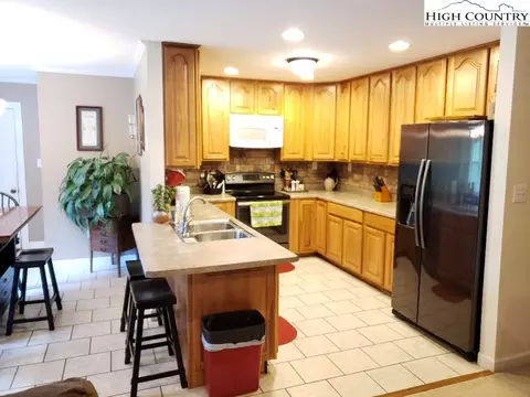 351 Doell Ln, Sparta, NC 28675 photo 9