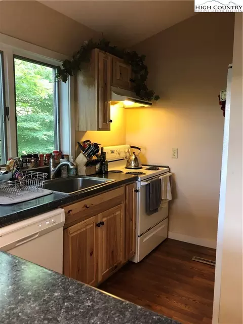 393 Harmony Ln, Boone, NC 28607 photo 6