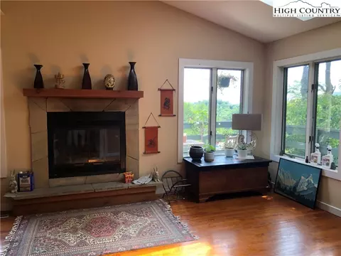 393 Harmony Ln, Boone, NC 28607 photo 4