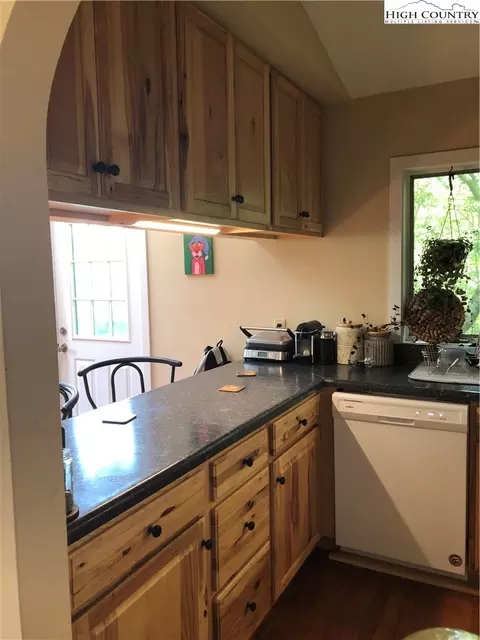393 Harmony Ln, Boone, NC 28607 photo 7