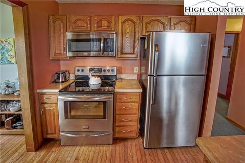 122 Larkspur Ln, Beech Mountain, NC 28604 photo 12