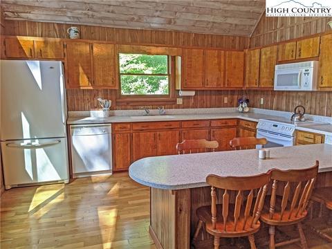 181 Bear Paw Rd, Deep Gap, NC 28618 photo 9