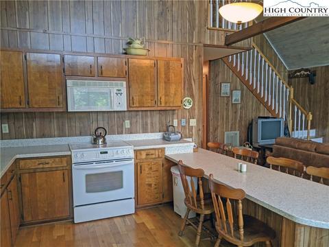 181 Bear Paw Rd, Deep Gap, NC 28618 photo 11