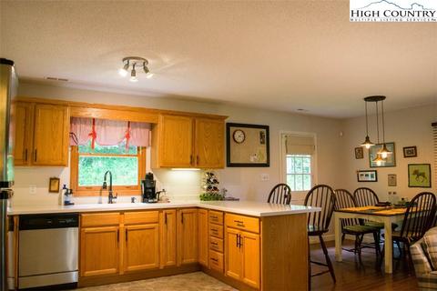 173 Moonlight Trl, Seven Devils, NC 28604 photo 12