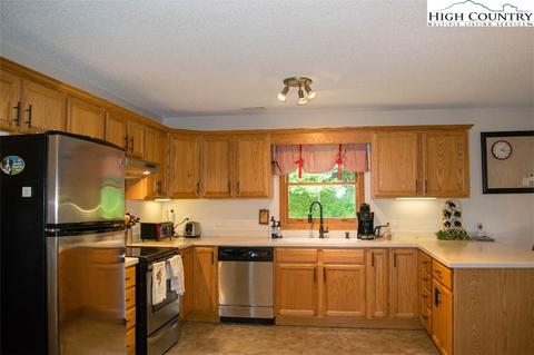173 Moonlight Trl, Seven Devils, NC 28604 photo 11