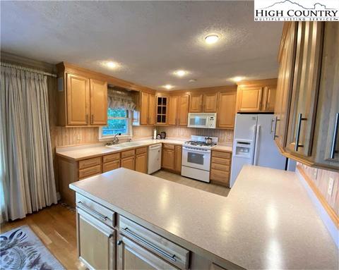 143 Skiview Rd, Seven Devils, NC 28604 photo 12