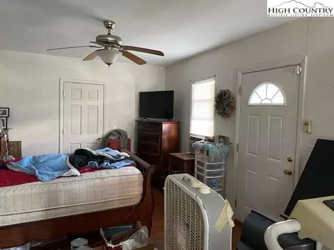 214 G St, Lansing, NC 28643 photo 11