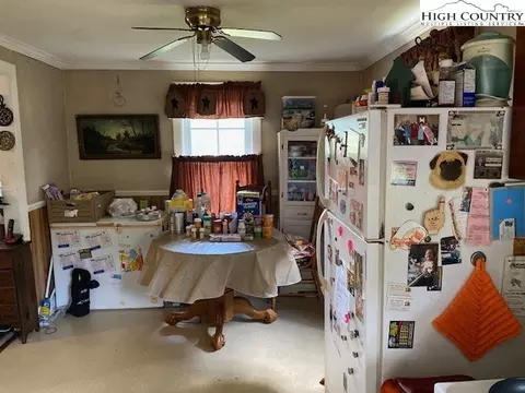 214 G St, Lansing, NC 28643 photo 7