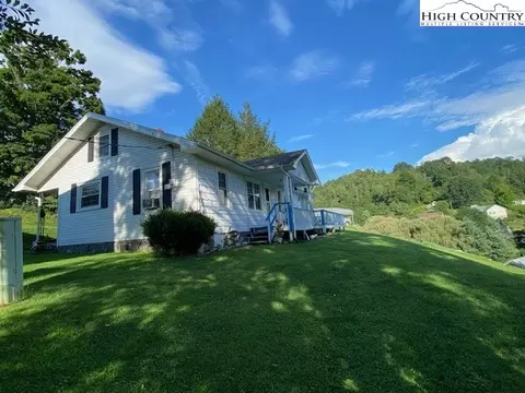 214 G St, Lansing, NC 28643 photo 1