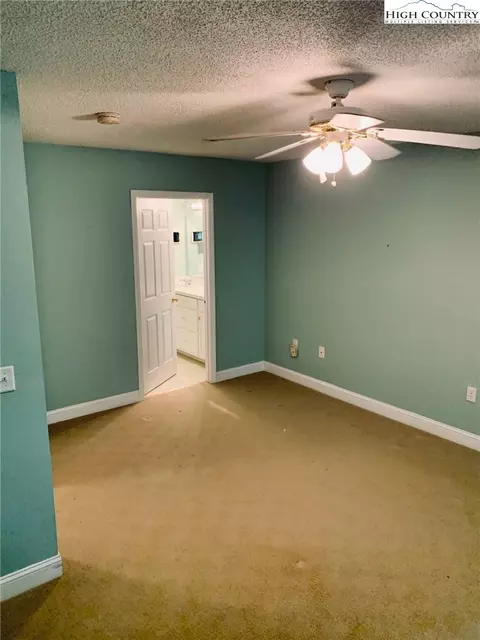 402 Hemlock Loop, Newland, NC 28657 photo 5