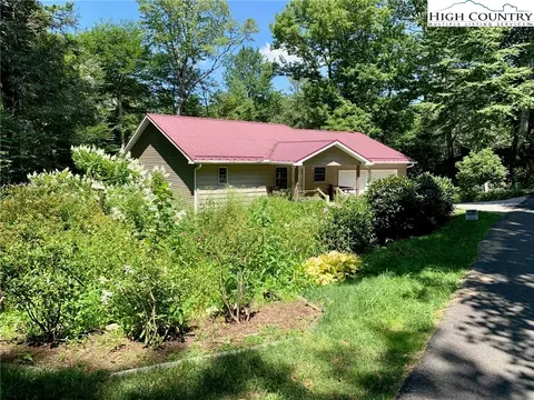 402 Hemlock Loop, Newland, NC 28657 photo 18