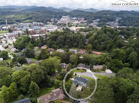 300 Cherry Dr, Boone, NC 28607 photo 4