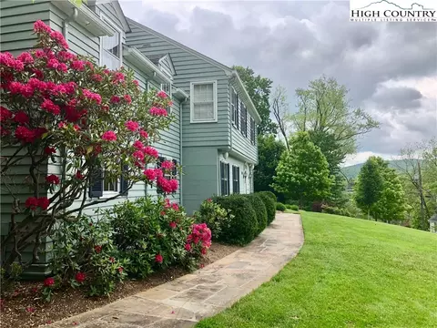 300 Cherry Dr, Boone, NC 28607 photo 8