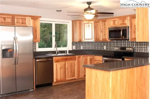 117 Meadowbrook Ln, Deep Gap, NC 28618 photo 4