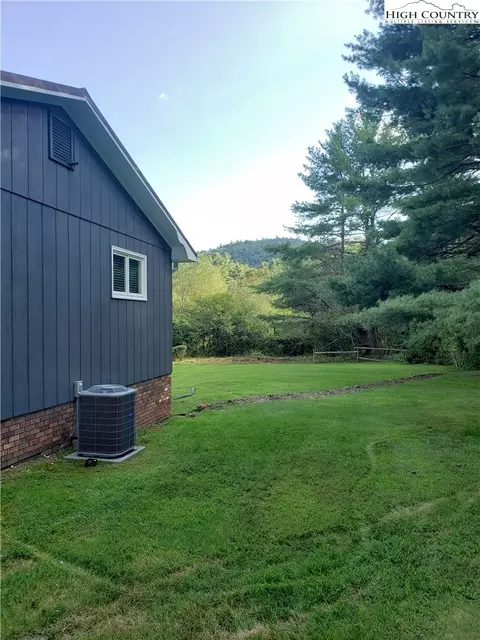 117 Meadowbrook Ln, Deep Gap, NC 28618 photo 27