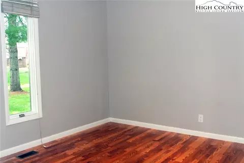 117 Meadowbrook Ln, Deep Gap, NC 28618 photo 12