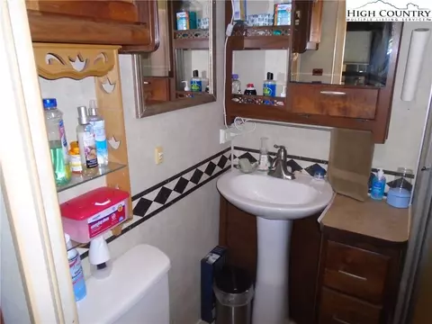 1079 Whenlin Ridge Rd, Lansing, NC 28643 photo 7