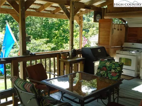 1079 Whenlin Ridge Rd, Lansing, NC 28643 photo 11