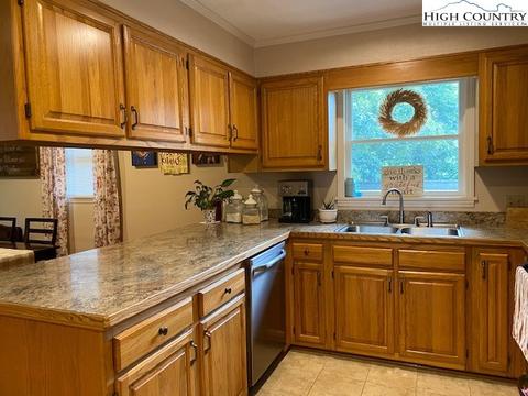 286 Sunset Dr, Boone, NC 28607 photo 7