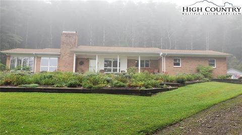 469 Maple Leaf Ln, Galax, VA 24333 photo 4