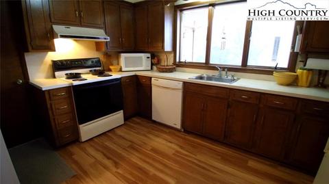 469 Maple Leaf Ln, Galax, VA 24333 photo 9