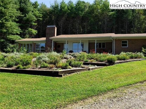 469 Maple Leaf Ln, Galax, VA 24333 photo 2