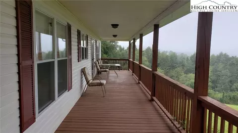 374 Maple Leaf Ln, Galax, VA 24333 photo 4