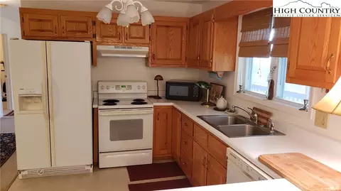 374 Maple Leaf Ln, Galax, VA 24333 photo 6