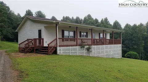 374 Maple Leaf Ln, Galax, VA 24333 photo 1